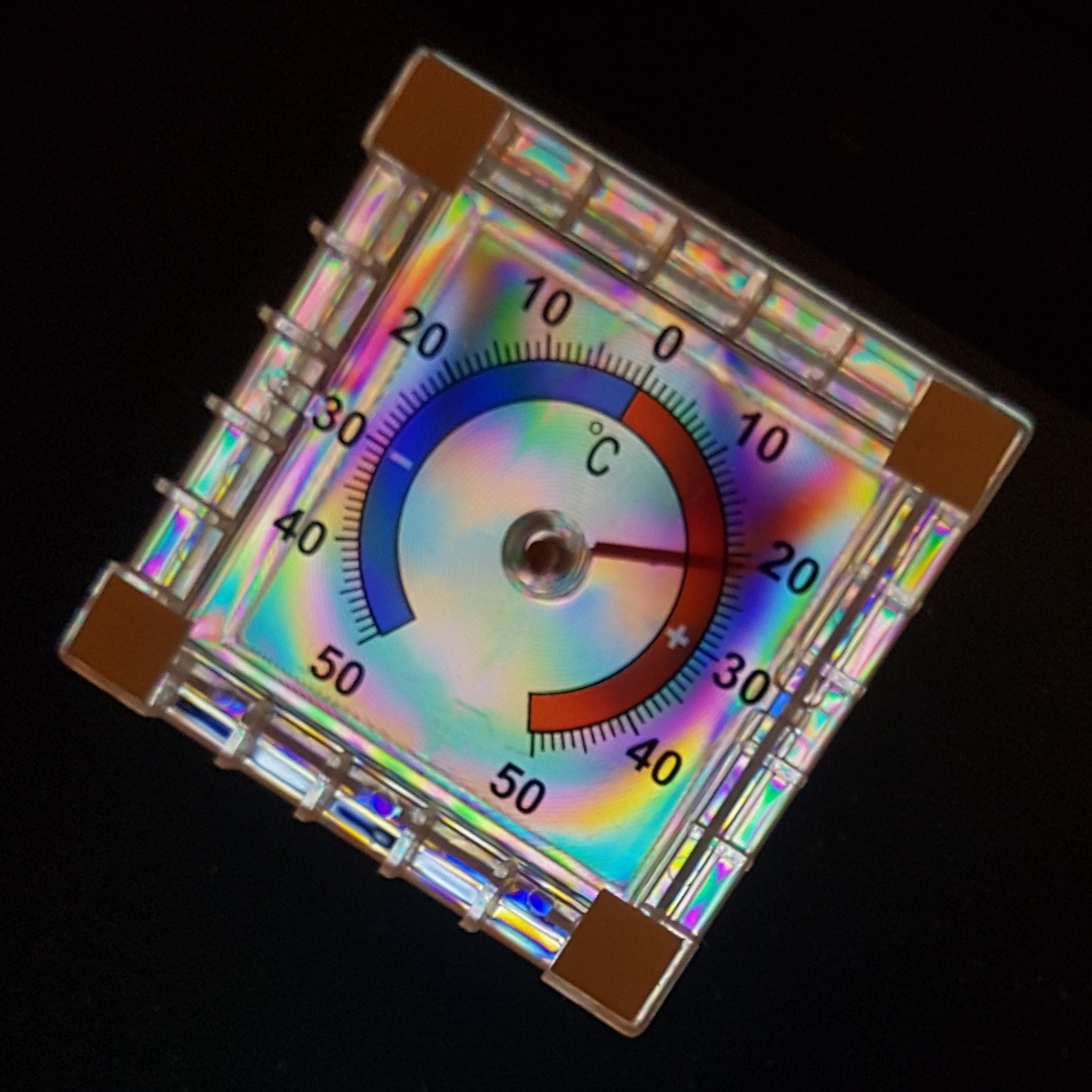 Teplomer v Páska v polarizovanom svetle